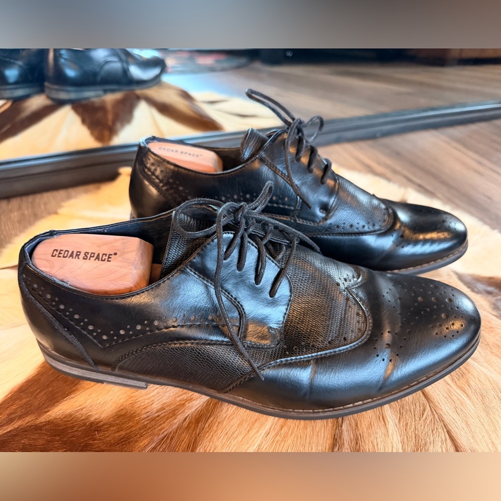 Cedar Space Black Leather Oxfords for Men